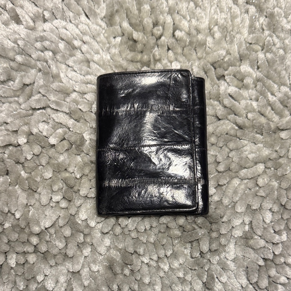 Aphrodite Classic Black Eel Skin Wallet